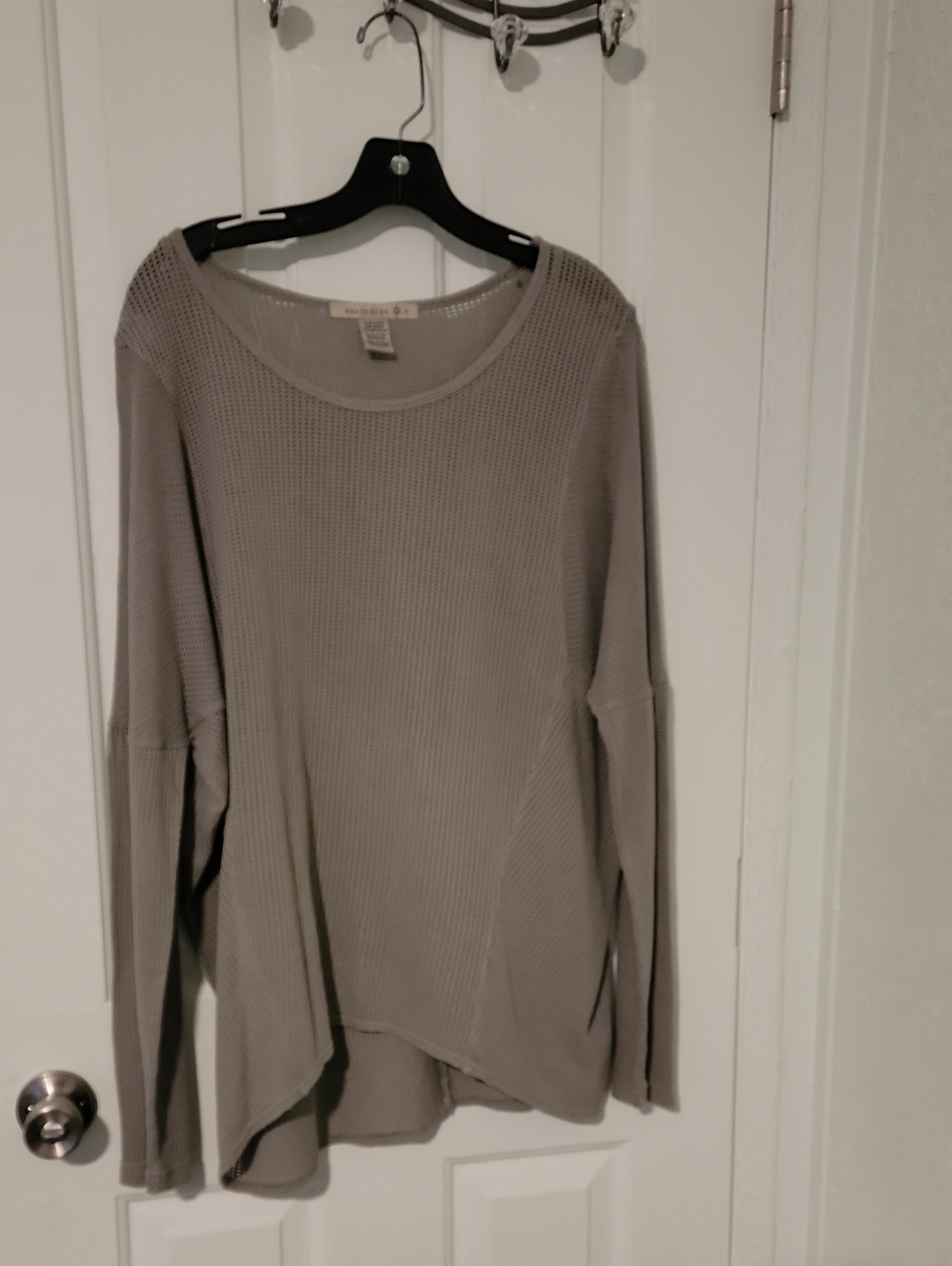 Wearables By XCVI sheer, relaxed-fit long-sleeve mesh top, Size L.